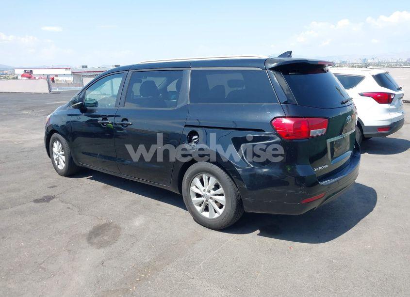 Photo 3 of 2015 Kia Sedona LX (VIN KNDMB5C18F6033864)