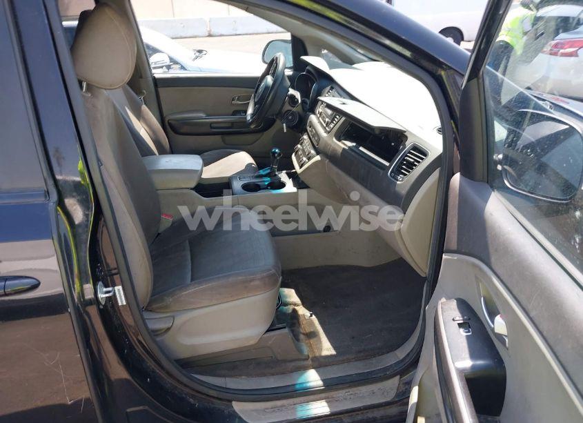 Photo 5 of 2015 Kia Sedona LX (VIN KNDMB5C18F6033864)