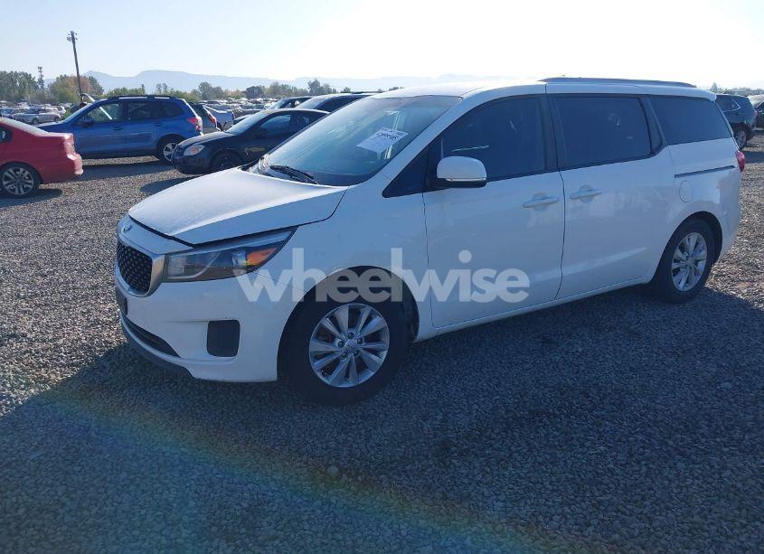 Photo 2 of 2016 Kia Sedona LX (VIN KNDMB5C18G6090003)