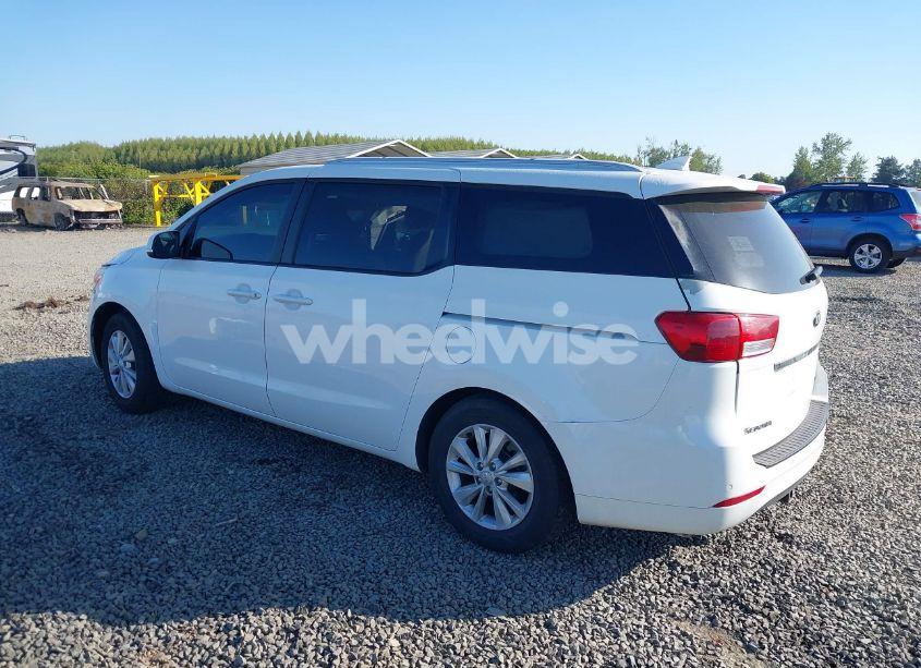 Photo 3 of 2016 Kia Sedona LX (VIN KNDMB5C18G6090003)