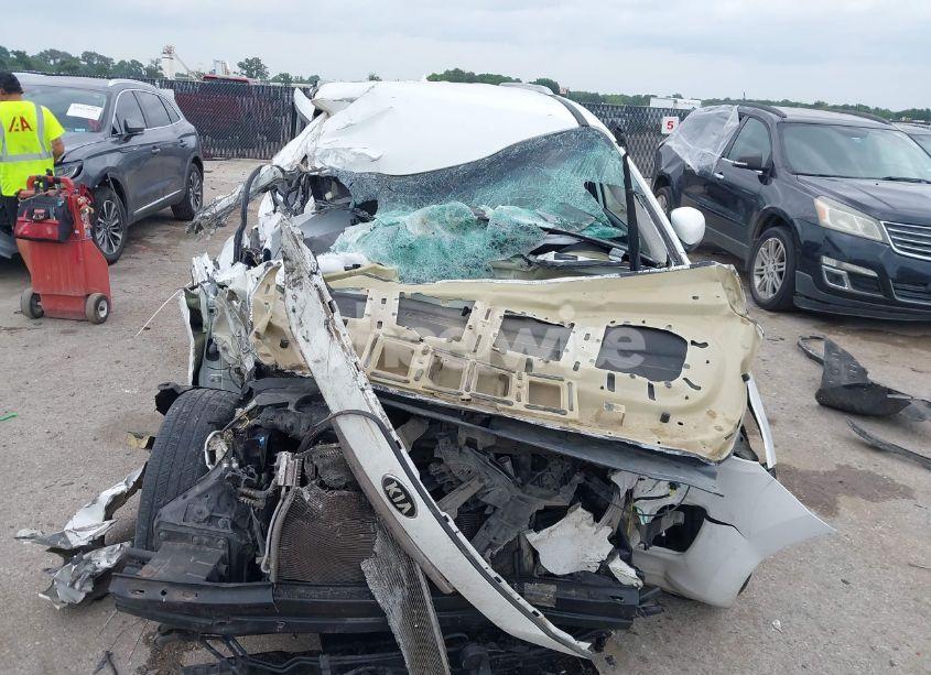 Photo 12 of 2016 Kia Sedona LX (VIN KNDMB5C18G6148630)