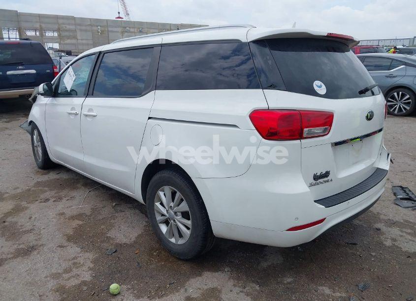 Photo 3 of 2016 Kia Sedona LX (VIN KNDMB5C18G6148630)