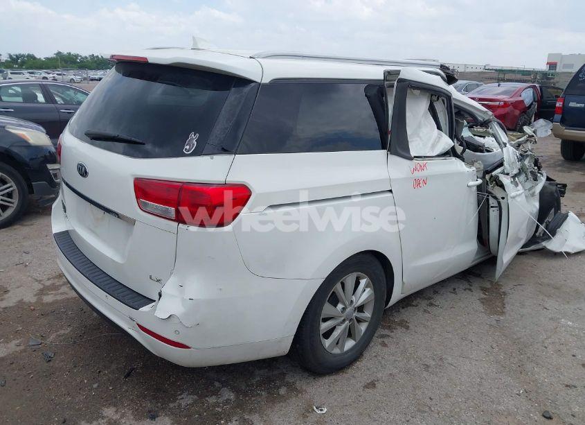 Photo 4 of 2016 Kia Sedona LX (VIN KNDMB5C18G6148630)