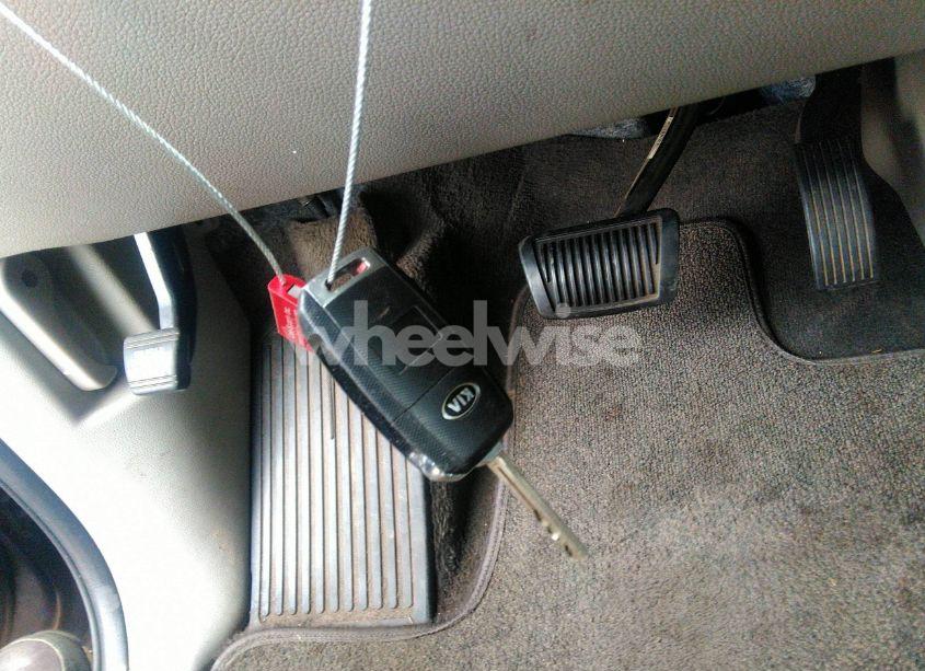 Photo 11 of 2017 Kia Sedona LX (VIN KNDMB5C18H6218659)