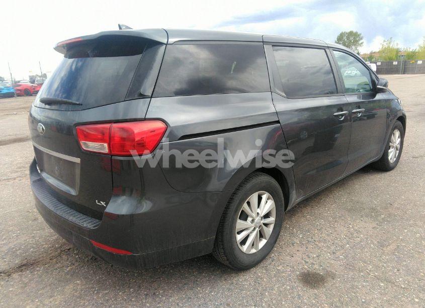 Photo 4 of 2017 Kia Sedona LX (VIN KNDMB5C18H6218659)