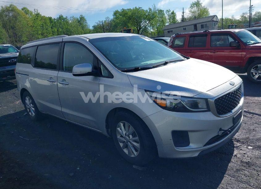 2015 Kia Sedona LX (VIN KNDMB5C19F6071751) main photo