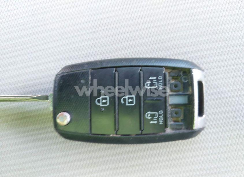 Photo 11 of 2015 Kia Sedona LX (VIN KNDMB5C19F6071751)