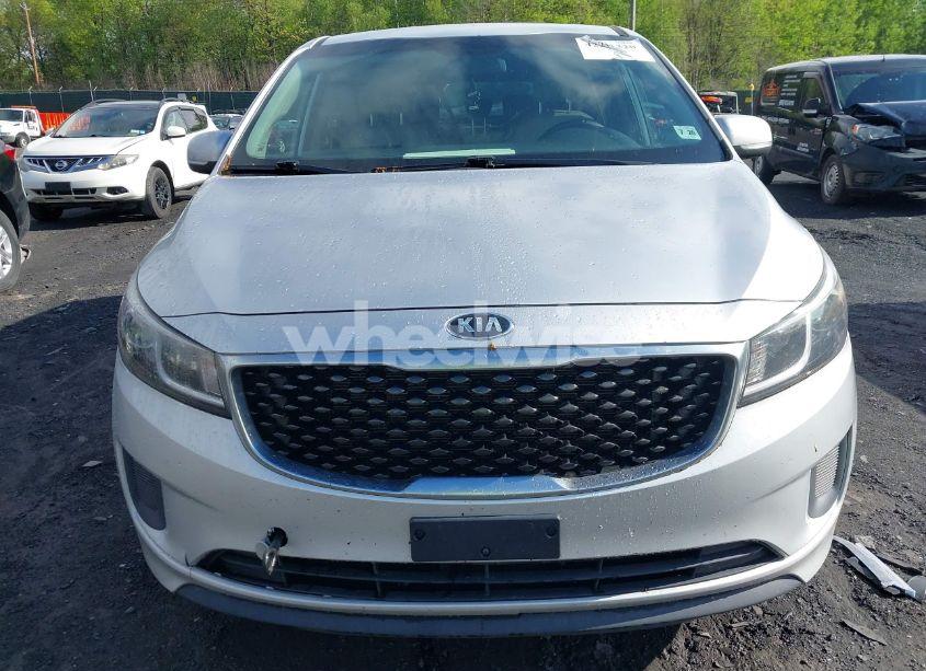 Photo 6 of 2015 Kia Sedona LX (VIN KNDMB5C19F6071751)