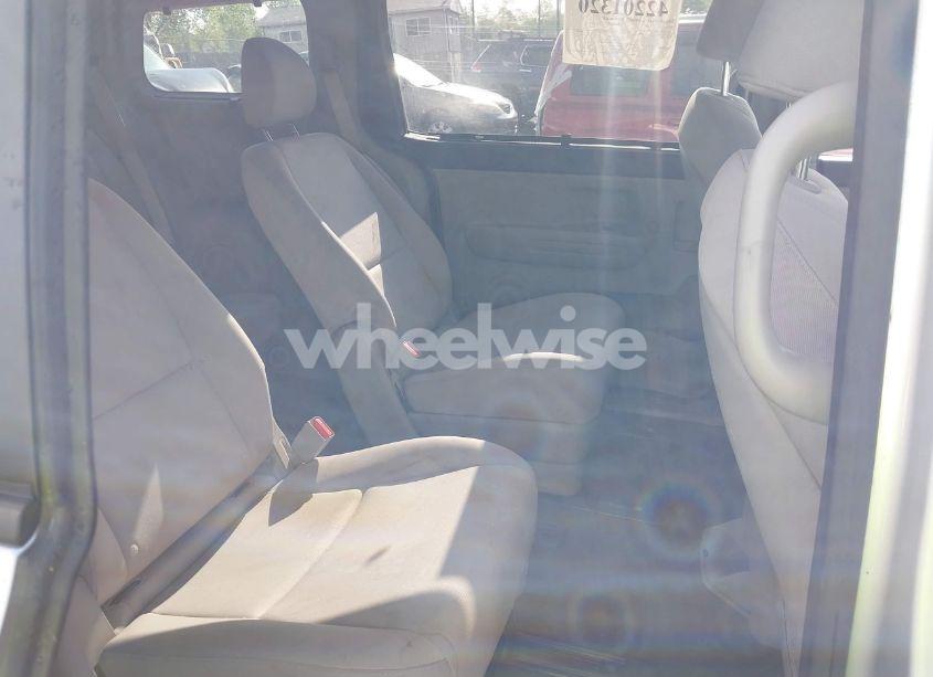 Photo 8 of 2015 Kia Sedona LX (VIN KNDMB5C19F6071751)