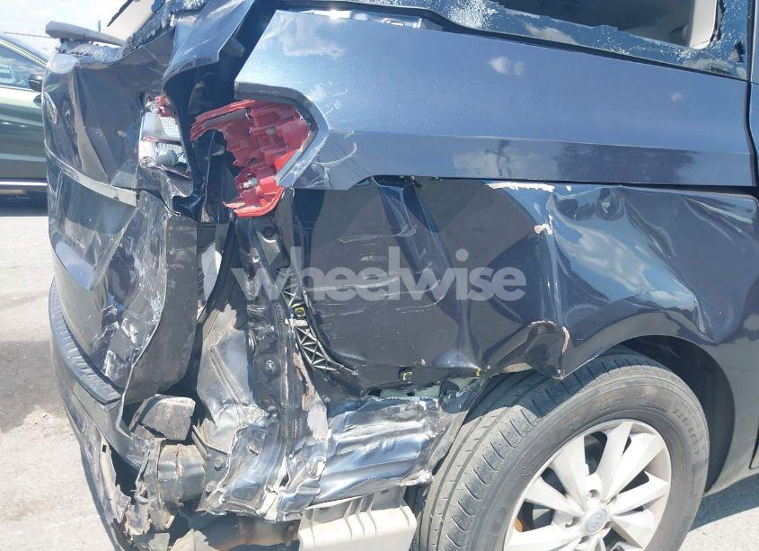 Photo 6 of 2017 Kia Sedona LX (VIN KNDMB5C19H6226849)