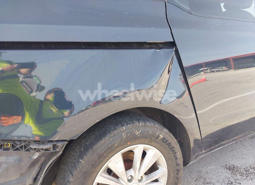 Photo 20 of 2017 Kia Sedona LX (VIN KNDMB5C19H6247894)