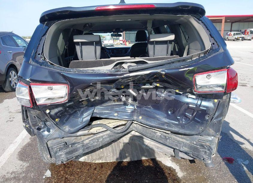 Photo 6 of 2017 Kia Sedona LX (VIN KNDMB5C19H6247894)