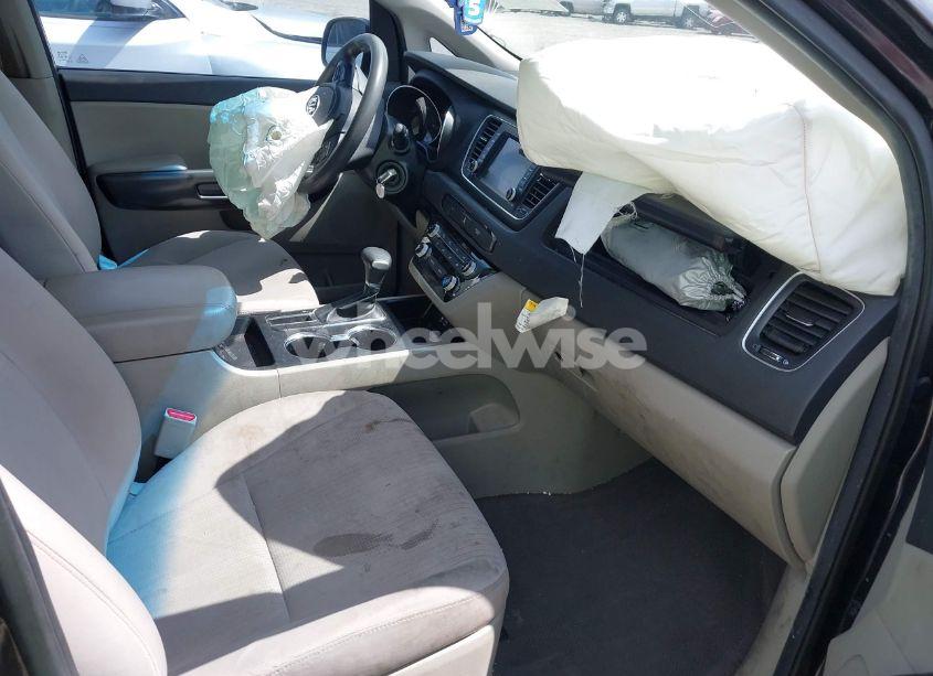 Photo 5 of 2021 Kia Sedona LX (VIN KNDMB5C19M6668315)