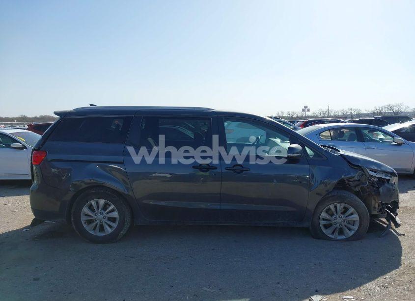 Photo 13 of 2015 Kia Sedona LX (VIN KNDMB5C1XF6040640)