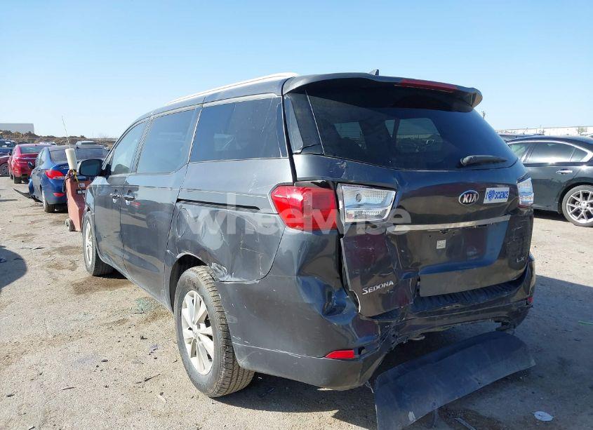 Photo 3 of 2015 Kia Sedona LX (VIN KNDMB5C1XF6040640)