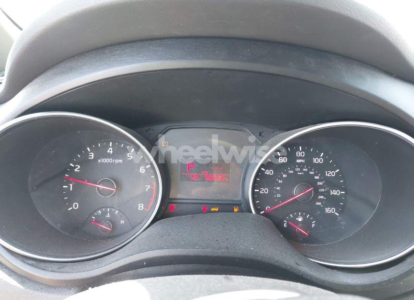 Photo 7 of 2015 Kia Sedona LX (VIN KNDMB5C1XF6040640)