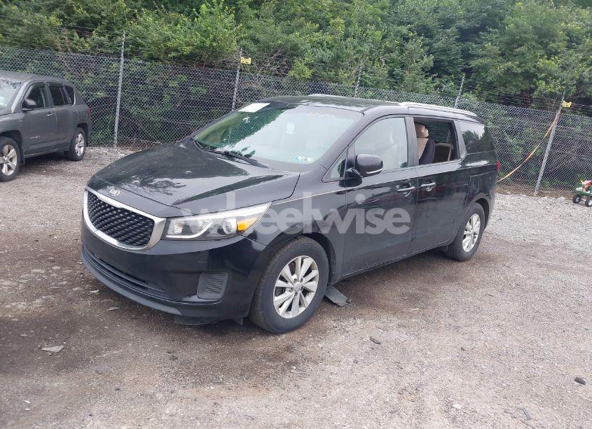 Photo 2 of 2015 Kia Sedona LX (VIN KNDMB5C1XF6052786)