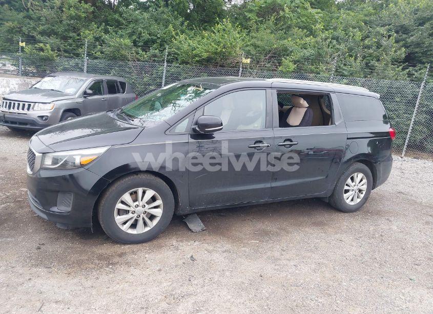 Photo 6 of 2015 Kia Sedona LX (VIN KNDMB5C1XF6052786)