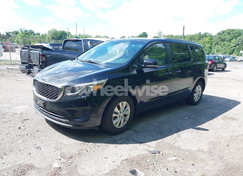 Photo 2 of 2016 Kia Sedona LX (VIN KNDMB5C1XG6110736)