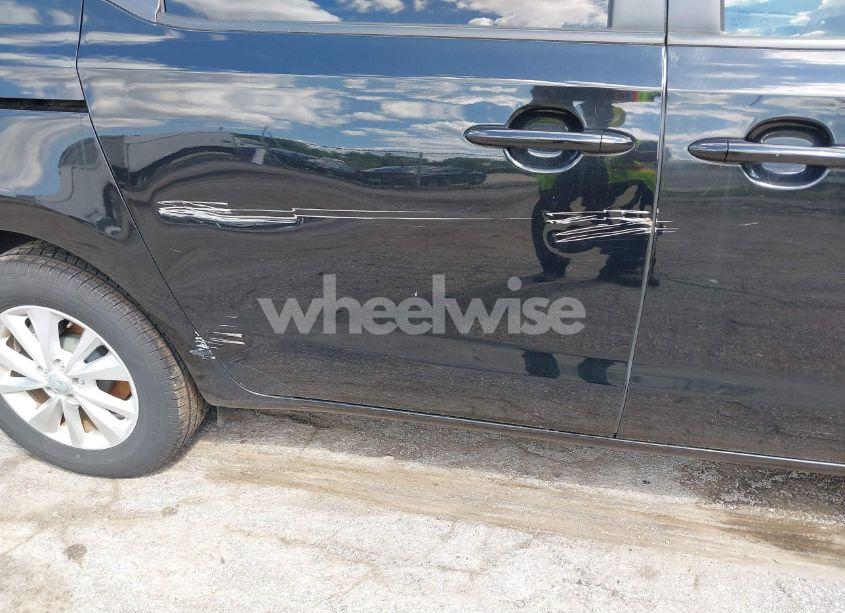 Photo 6 of 2016 Kia Sedona LX (VIN KNDMB5C1XG6110736)