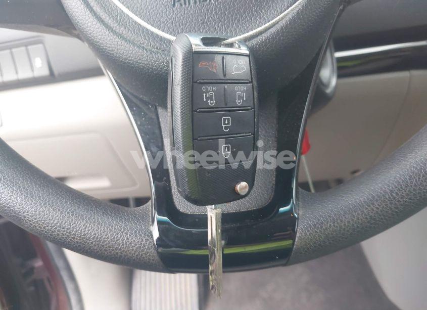 Photo 11 of 2016 Kia Sedona LX (VIN KNDMB5C1XG6150914)