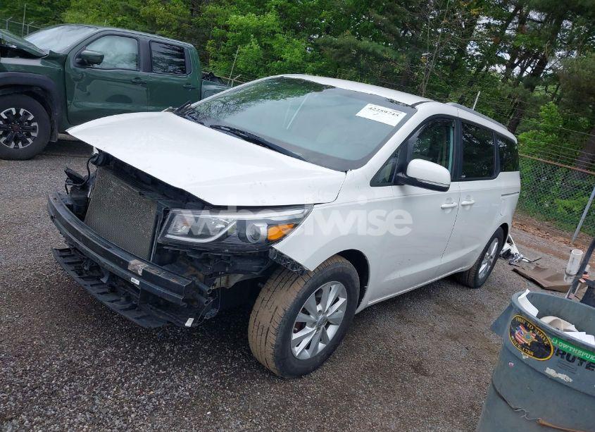 Photo 2 of 2016 Kia Sedona LX (VIN KNDMB5C1XG6164456)
