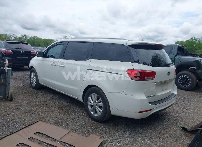 Photo 3 of 2016 Kia Sedona LX (VIN KNDMB5C1XG6164456)