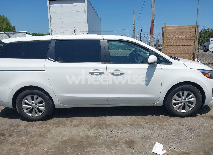 Photo 13 of 2018 Kia Sedona LX (VIN KNDMB5C1XJ6383165)