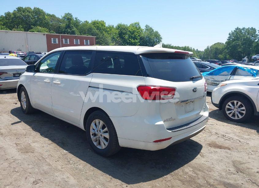 Photo 3 of 2018 Kia Sedona LX (VIN KNDMB5C1XJ6383165)