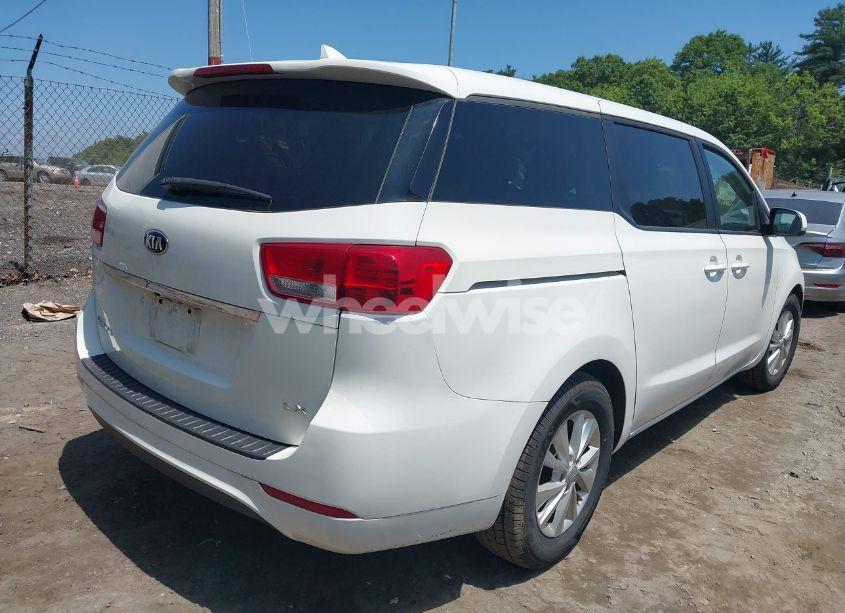 Photo 4 of 2018 Kia Sedona LX (VIN KNDMB5C1XJ6383165)