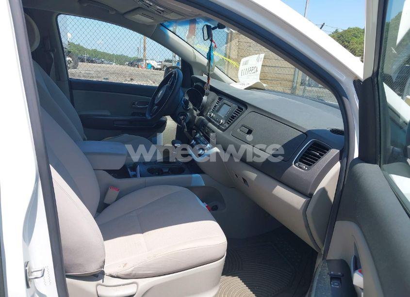 Photo 5 of 2018 Kia Sedona LX (VIN KNDMB5C1XJ6383165)