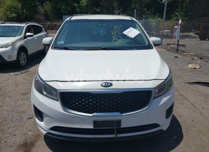 Photo 6 of 2018 Kia Sedona LX (VIN KNDMB5C1XJ6383165)