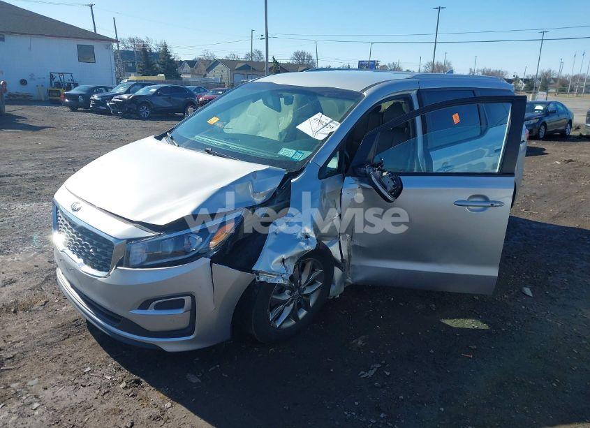 Photo 2 of 2020 Kia Sedona EX (VIN KNDMB5C1XL6613984)