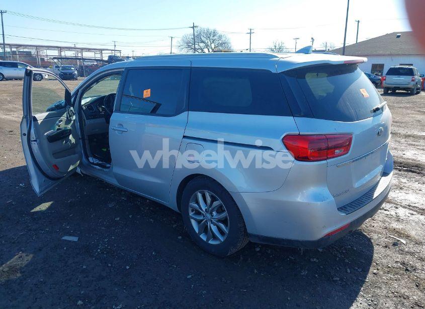 Photo 3 of 2020 Kia Sedona EX (VIN KNDMB5C1XL6613984)