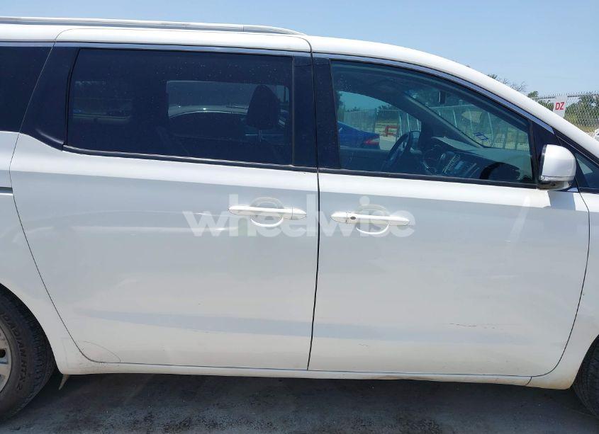 Photo 13 of 2015 Kia Sedona EX (VIN KNDMC5C10F6024508)