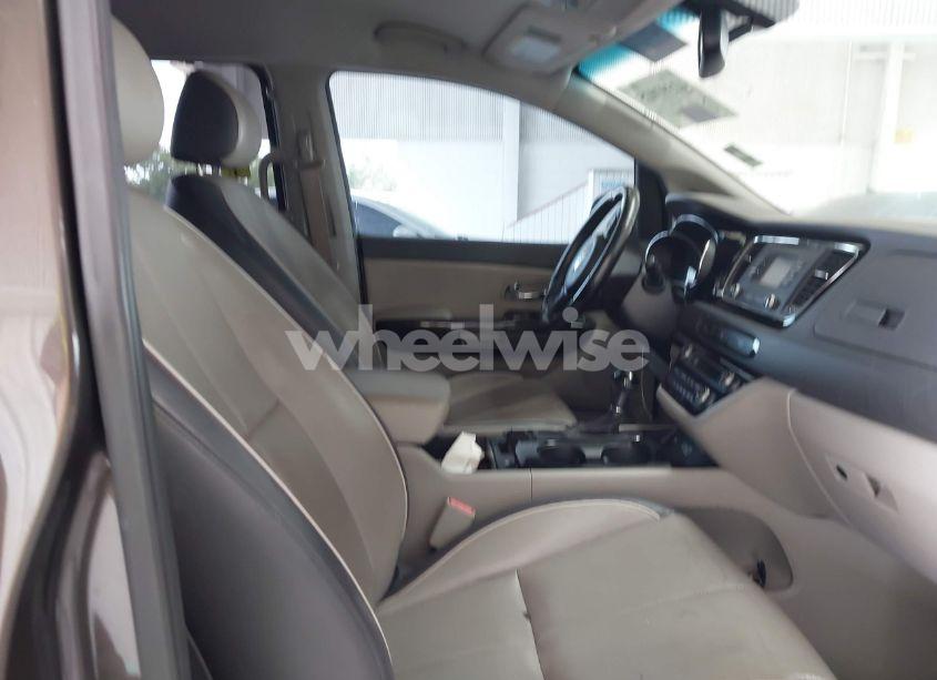 Photo 5 of 2016 Kia Sedona EX (VIN KNDMC5C11G6092611)