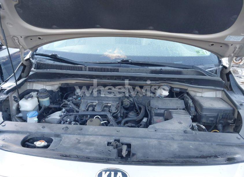 Photo 10 of 2016 Kia Sedona EX (VIN KNDMC5C11G6159210)