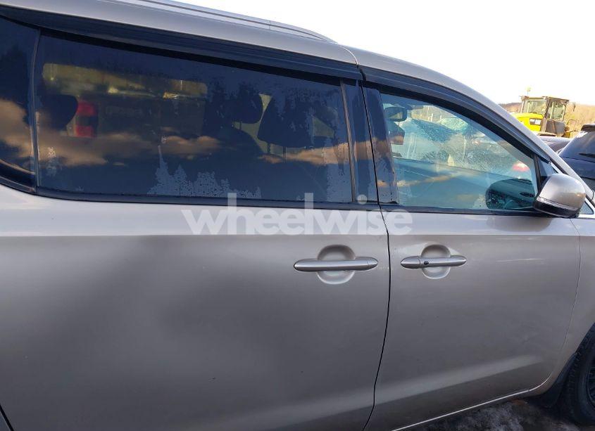 Photo 13 of 2016 Kia Sedona EX (VIN KNDMC5C11G6159210)