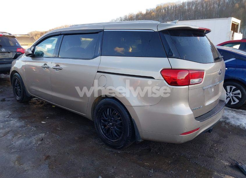 Photo 3 of 2016 Kia Sedona EX (VIN KNDMC5C11G6159210)