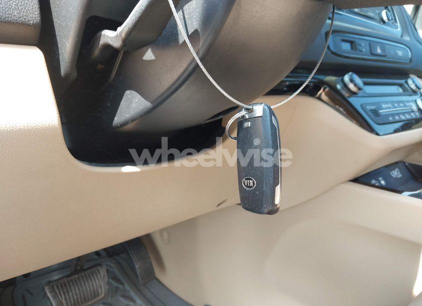 Photo 11 of 2016 Kia Sedona EX (VIN KNDMC5C12G6139497)