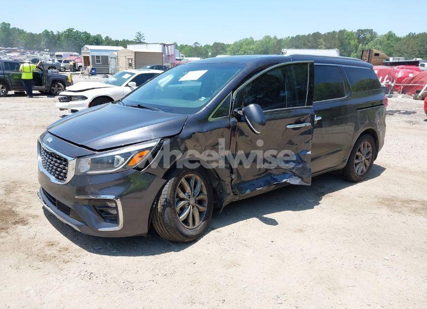 Photo 2 of 2020 Kia Sedona EX (VIN KNDMC5C12L6643588)