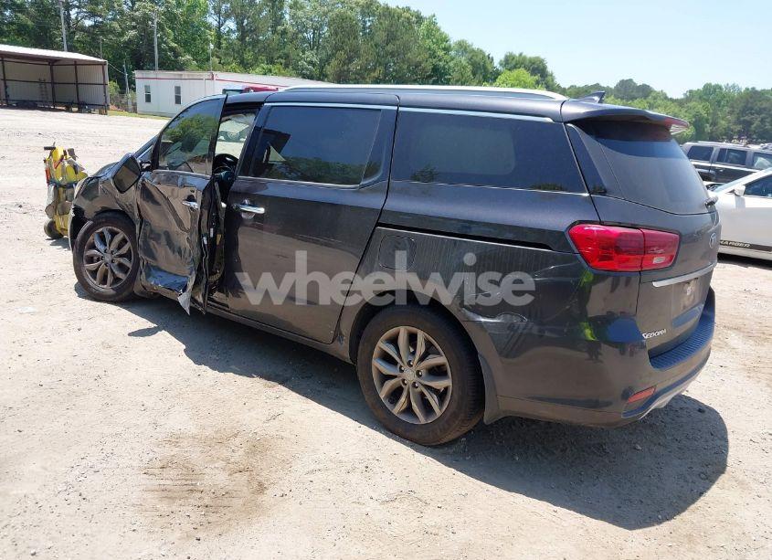 Photo 3 of 2020 Kia Sedona EX (VIN KNDMC5C12L6643588)