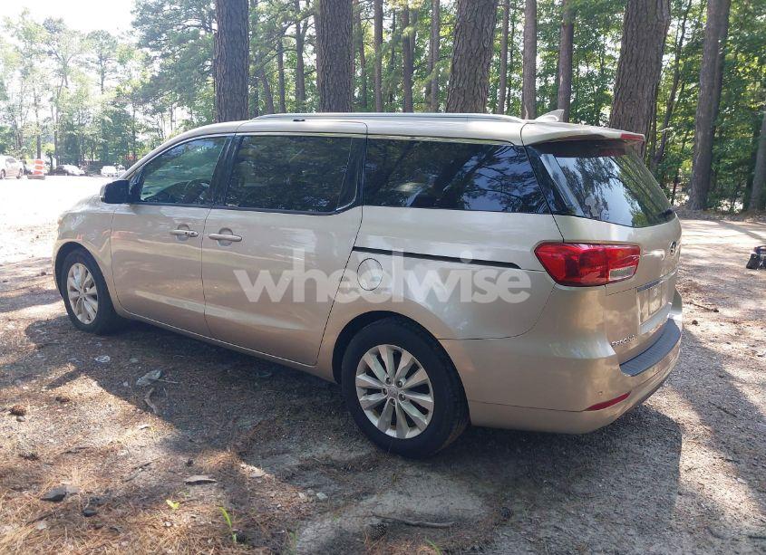 Photo 3 of 2016 Kia Sedona EX (VIN KNDMC5C13G6138620)