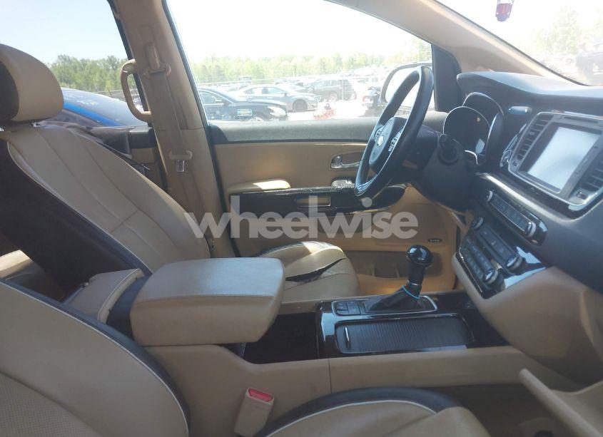 Photo 5 of 2015 Kia Sedona SX (VIN KNDMC5C14F6066311)