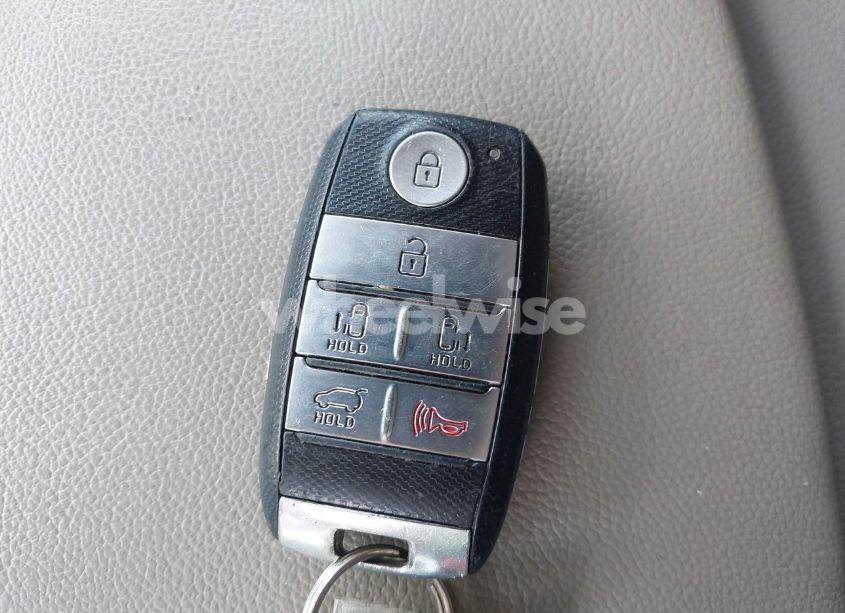 Photo 11 of 2016 Kia Sedona SX (VIN KNDMC5C14G6147472)