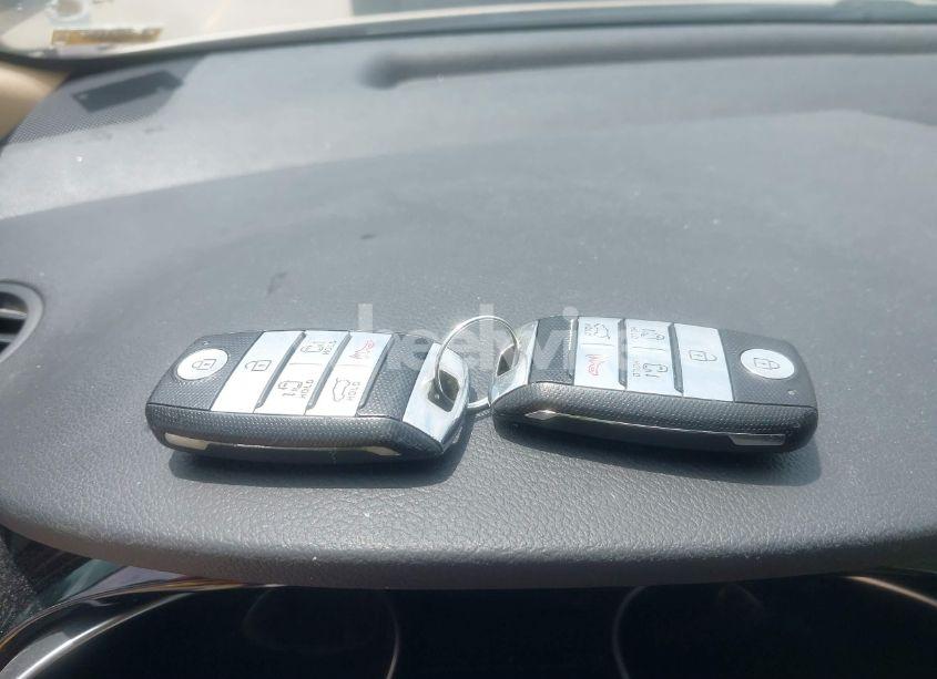 Photo 11 of 2015 Kia Sedona SX (VIN KNDMC5C17F6035229)