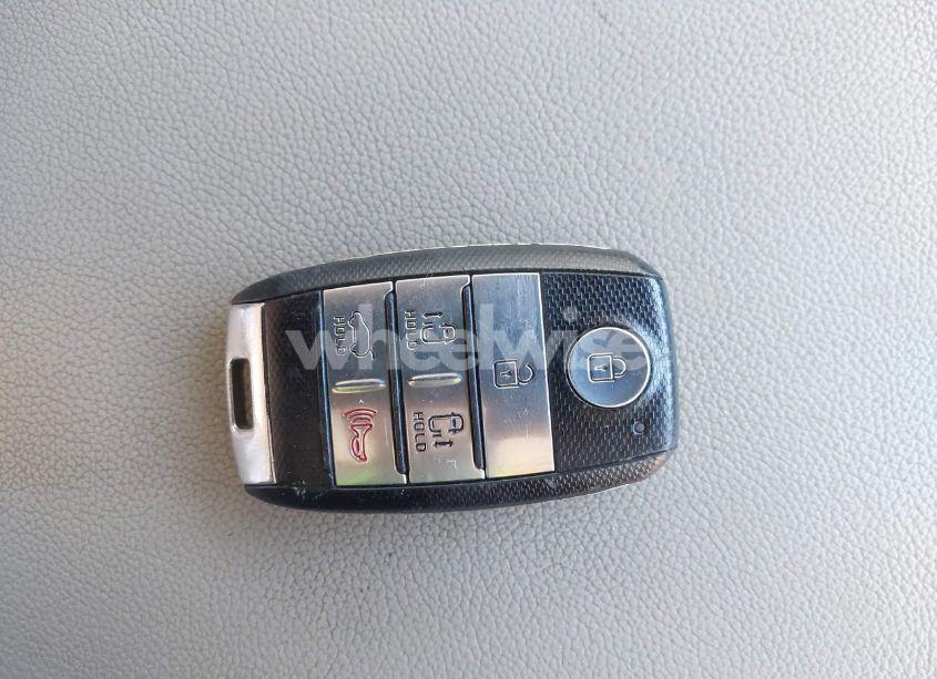 Photo 11 of 2016 Kia Sedona SX (VIN KNDMC5C18G6155641)