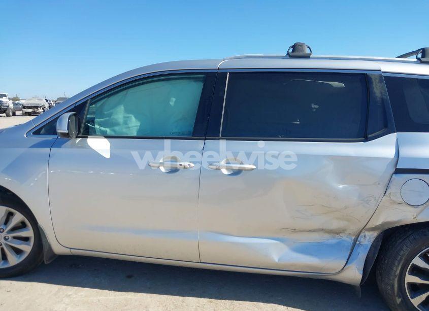 Photo 15 of 2016 Kia Sedona SX (VIN KNDMC5C18G6155641)