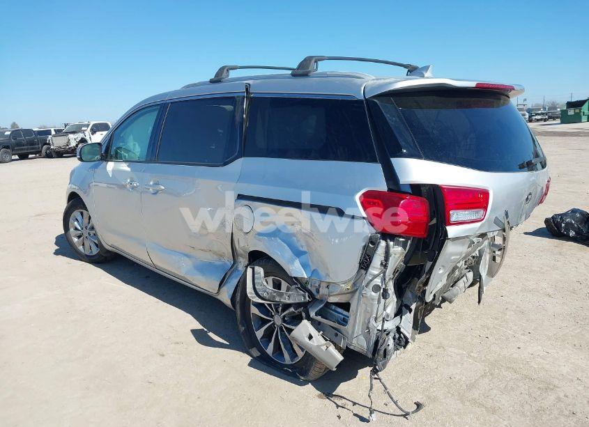 Photo 3 of 2016 Kia Sedona SX (VIN KNDMC5C18G6155641)