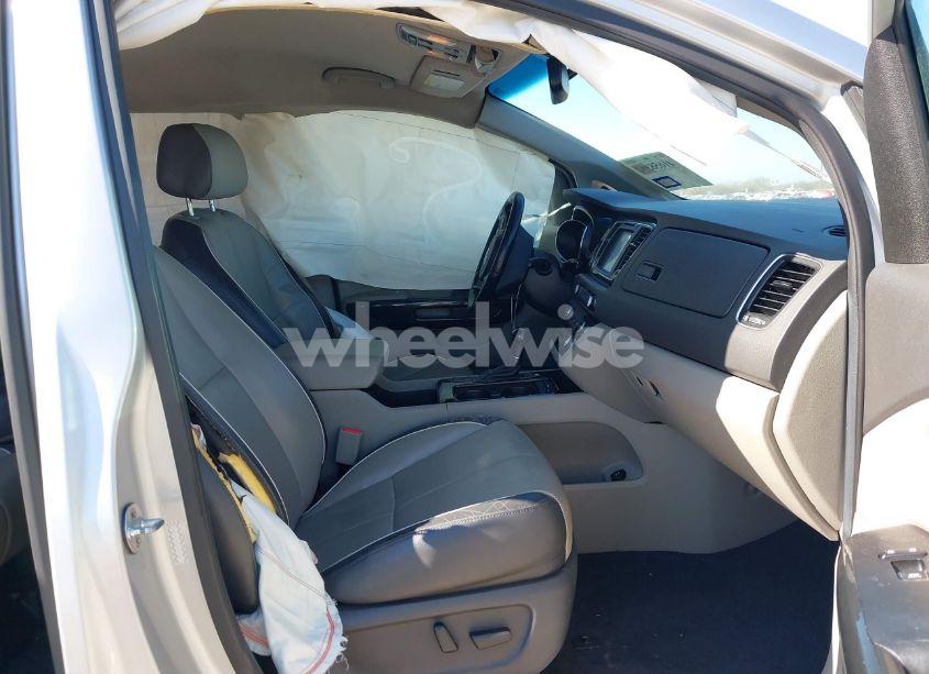 Photo 5 of 2016 Kia Sedona SX (VIN KNDMC5C18G6155641)